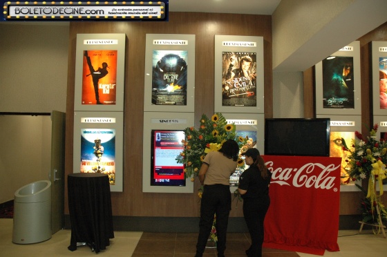 cinemark 12